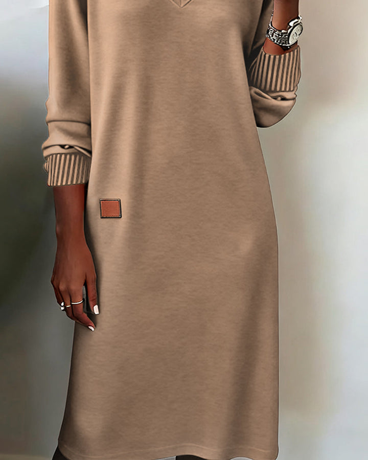 Evelisse - Knitted V-Neck Midi Dress