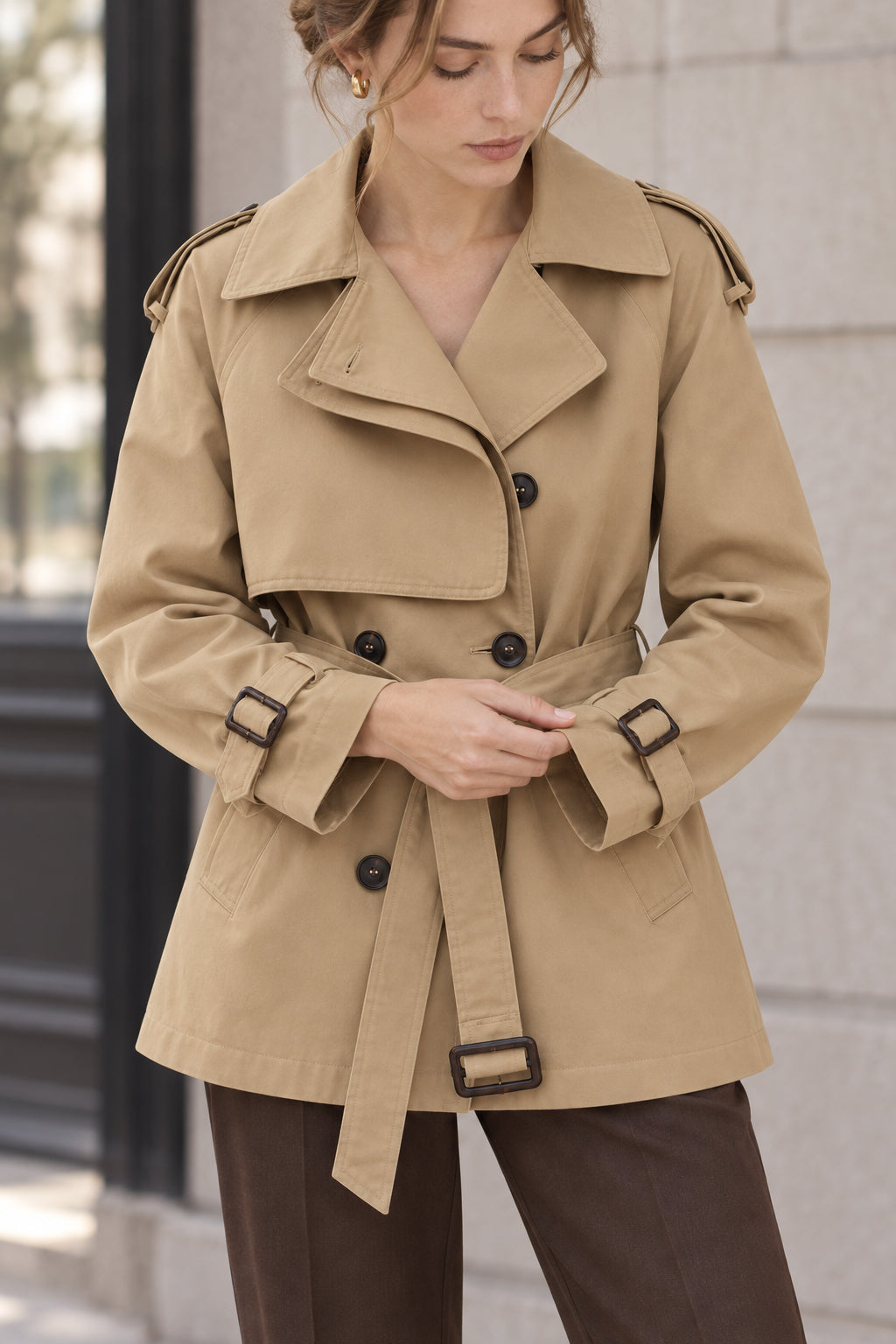 Woman wearing the temperament windbreaker trench coat