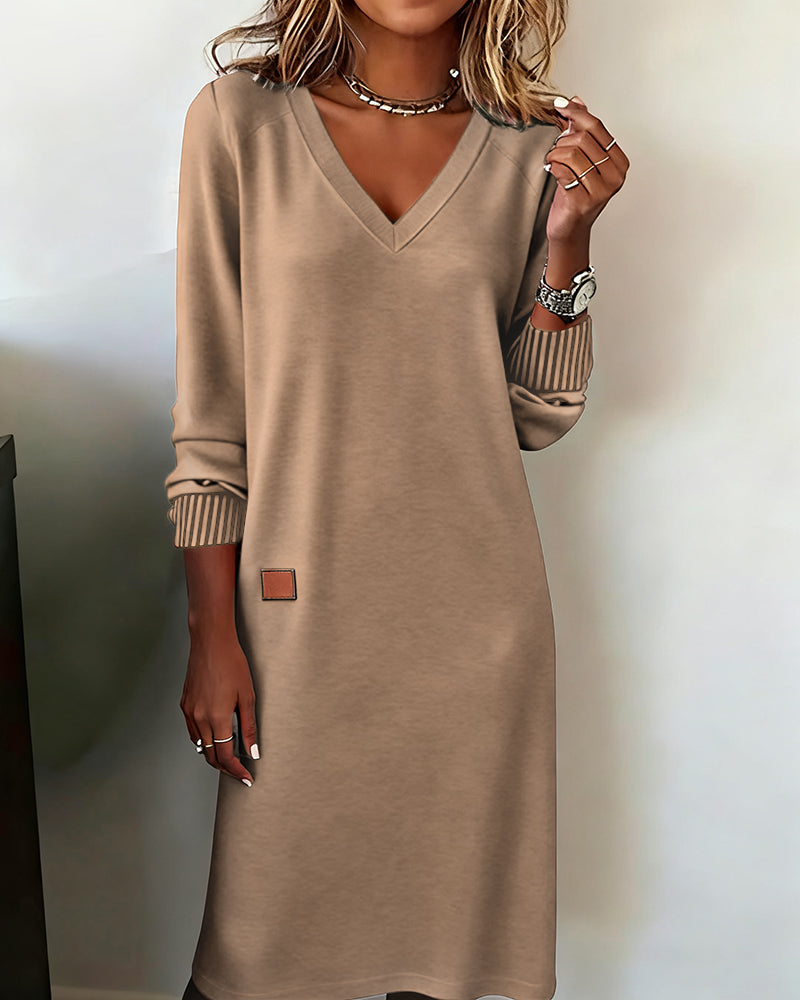 Evelisse - Knitted V-Neck Midi Dress