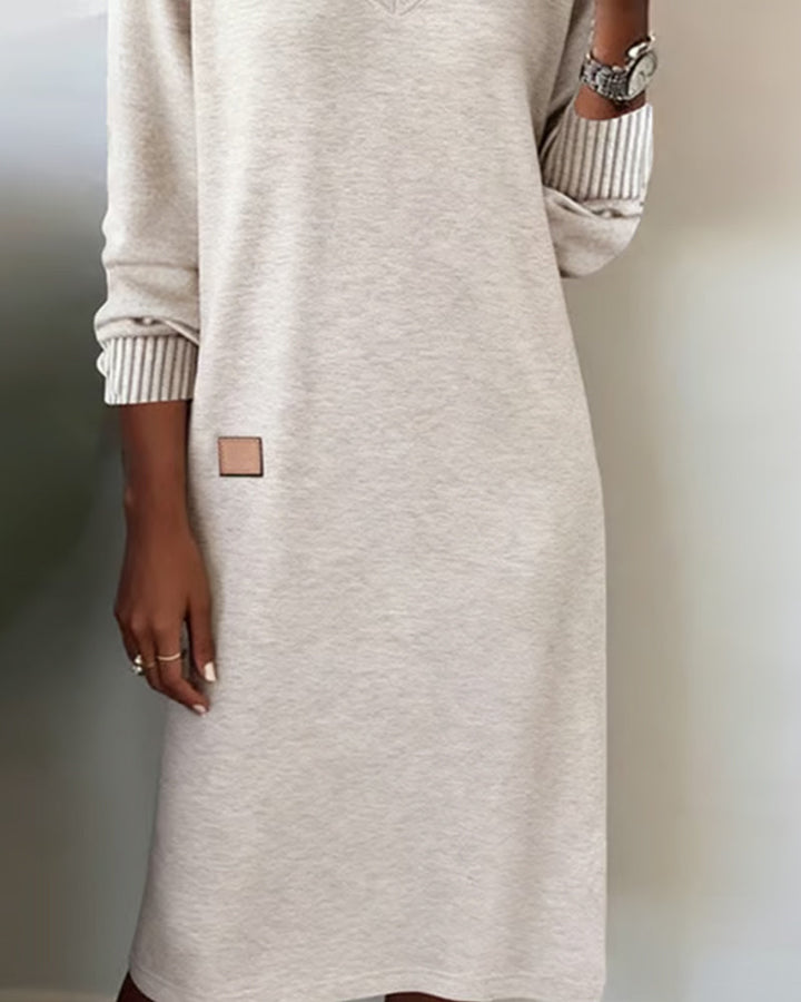 Evelisse - Knitted V-Neck Midi Dress