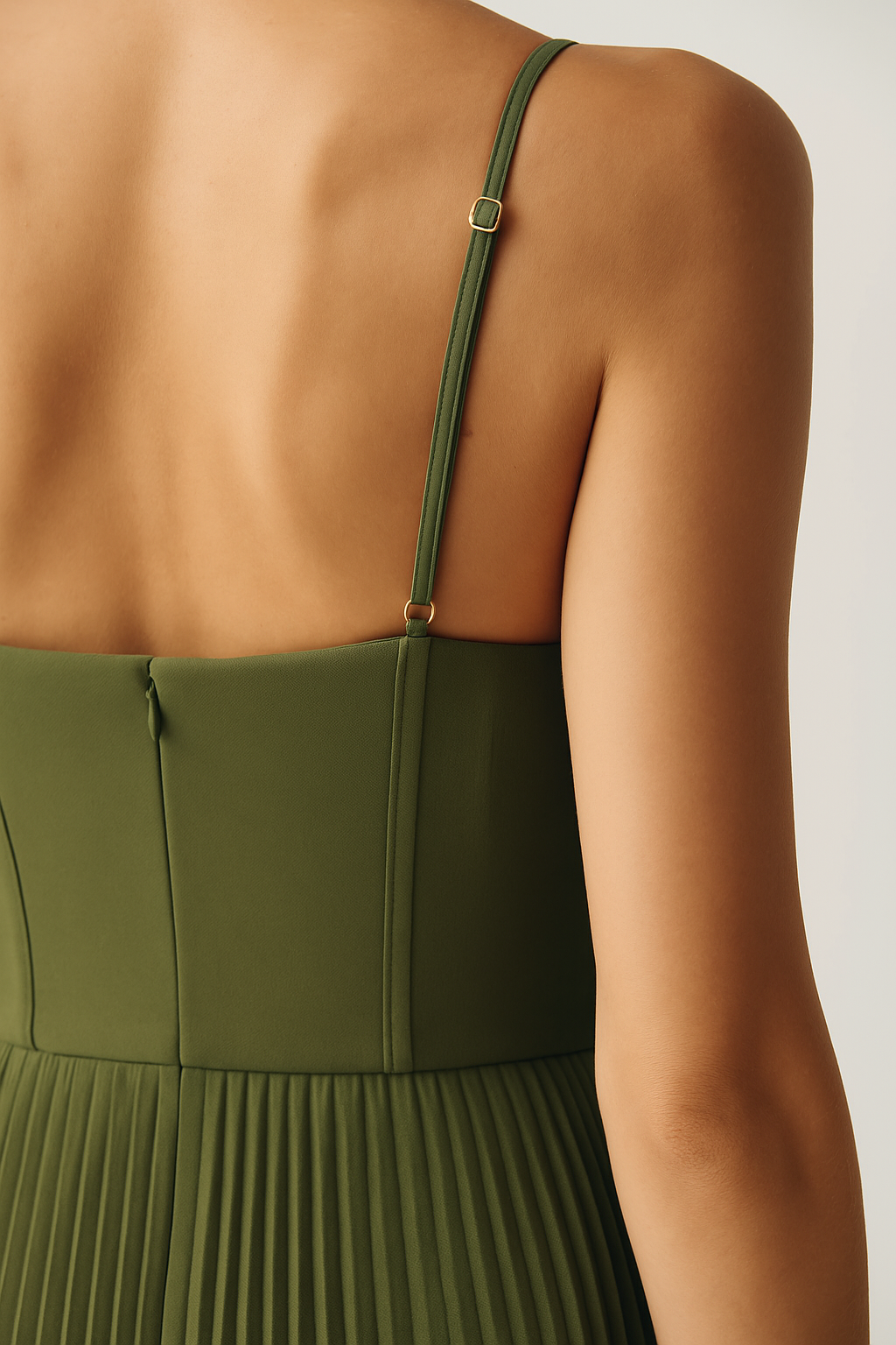 Olivia - Open-Back Dress