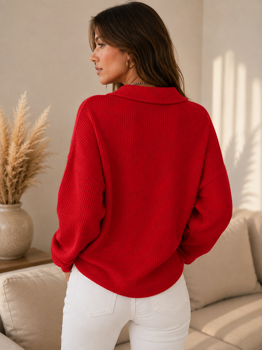 Detail of the women's textured knit polo sweater oversized