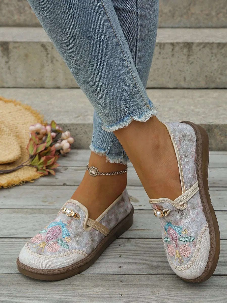 Lightweight Trainers in beige
