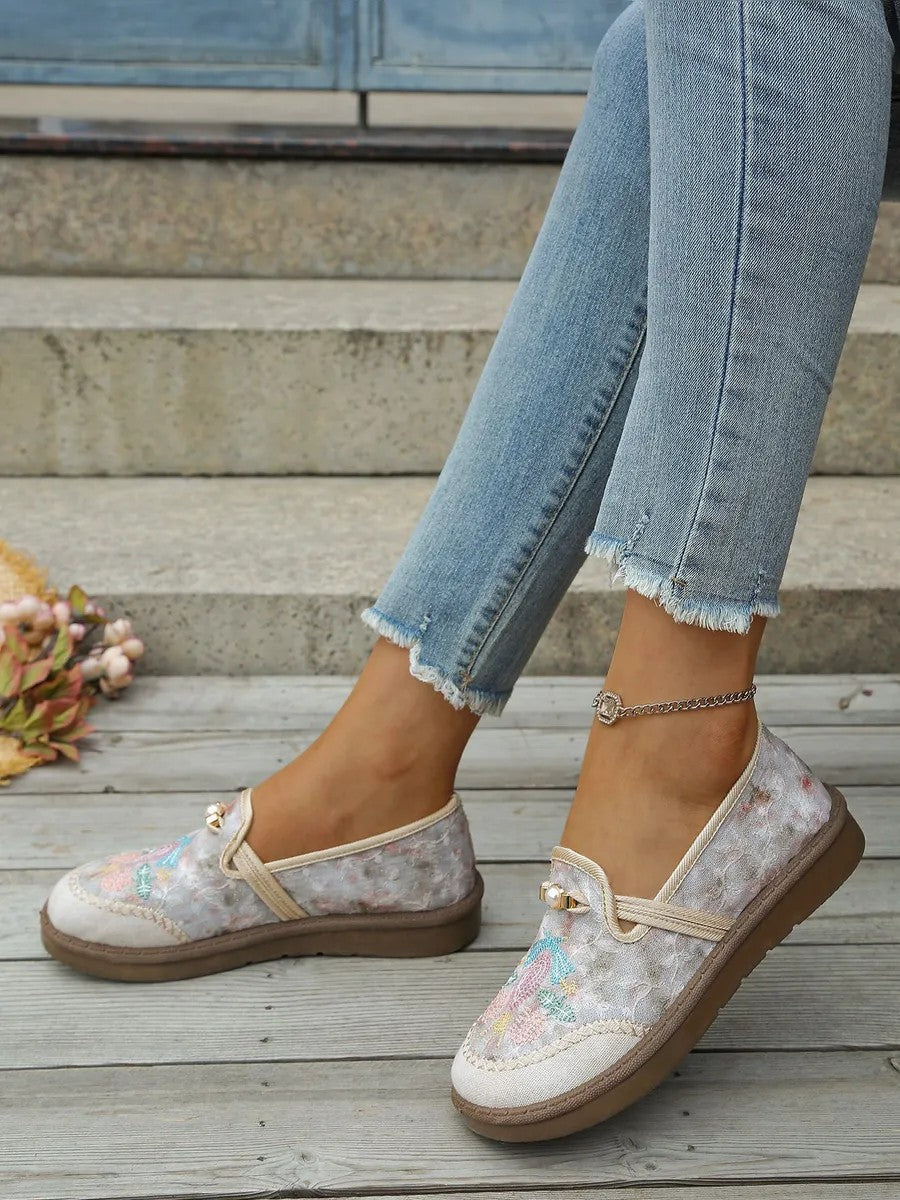 Lightweight Trainers in beige